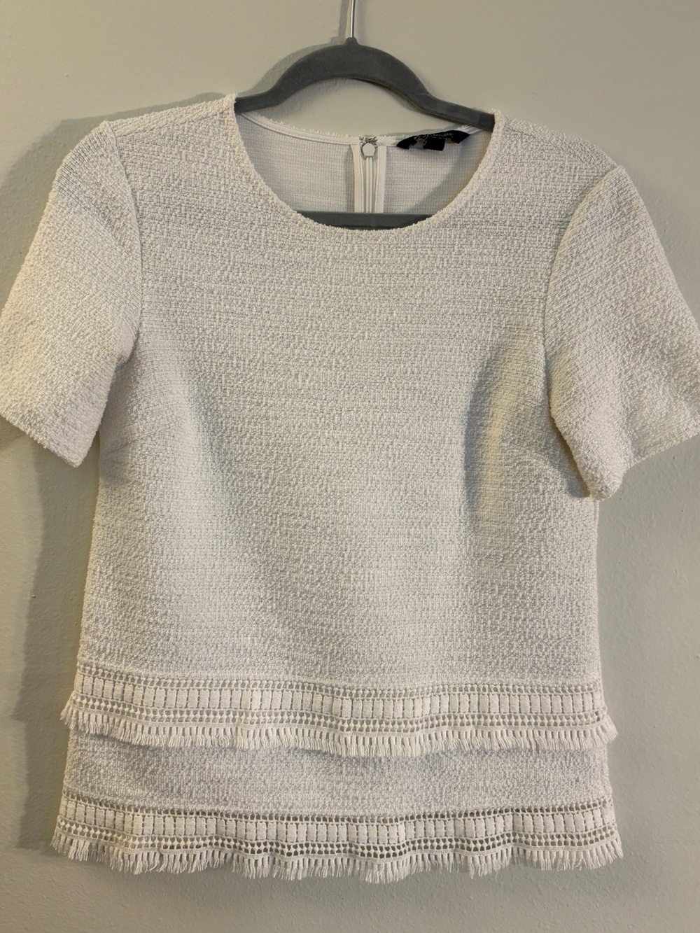 Banana Republic Textured White Short-Sleeve Fringe Hem Top